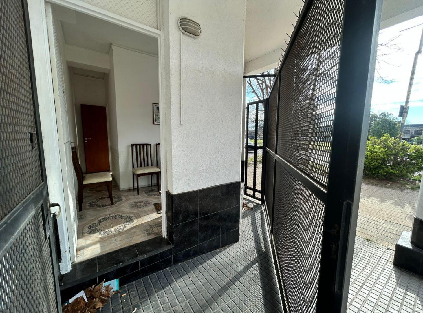 Foto de Consultorio/local en venta. ( Calle 32 y 5), imagen 1