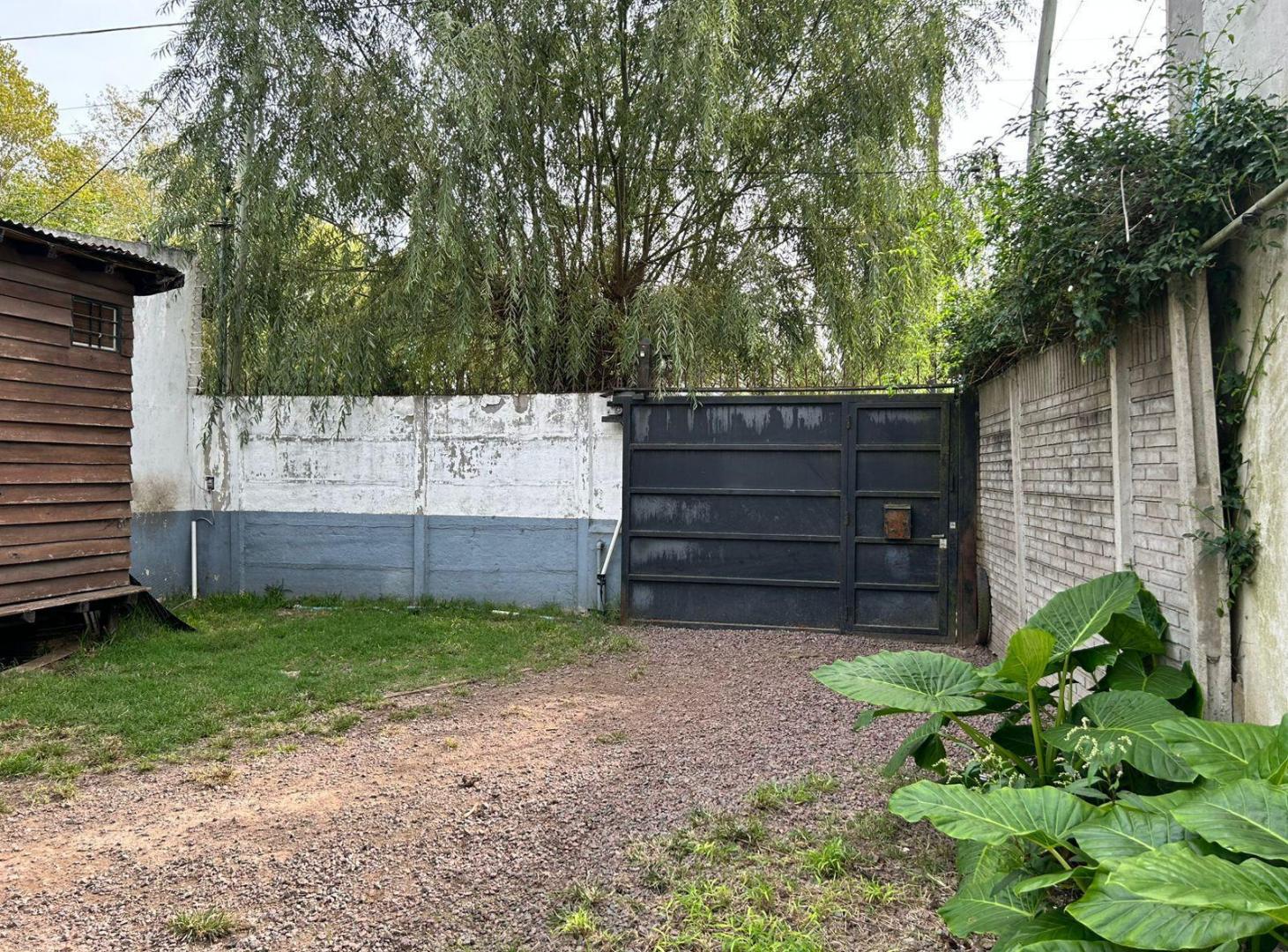 Foto de Lote con construcciones a reciclar !!!!, imagen 4