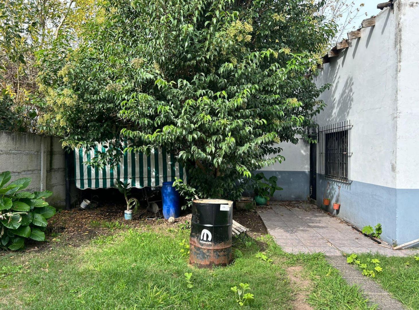 Foto de Lote con construcciones a reciclar !!!!, imagen 5