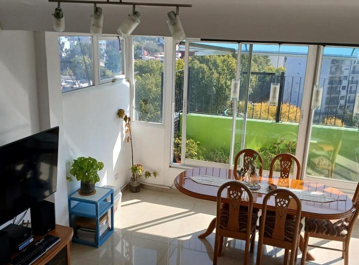 Departamento Triplex en Venta. 4 ambientes con Terraza propia y  una Suite. Parque Patricios. 4