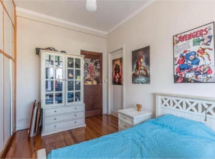 Departamento en  Venta 3 Ambientes con dependencia/ escritorio. Parque Patricios 2