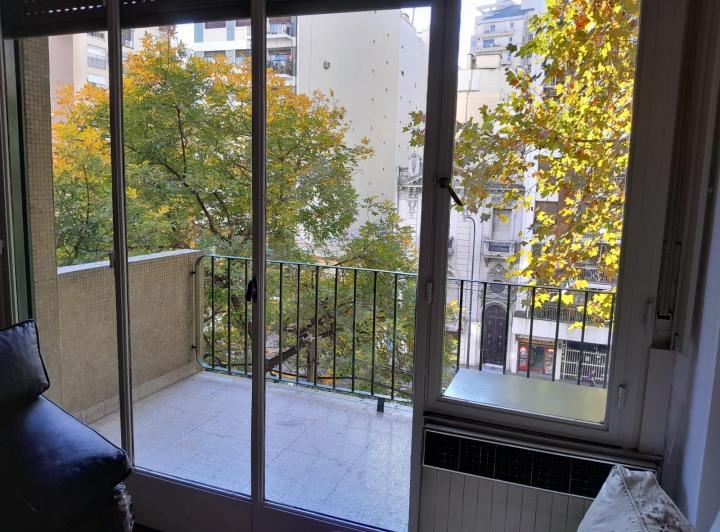 Departamento en  Venta 4 amb c/ dep. y balcón. Sup. Tot. 97 m2. Caballito. 5