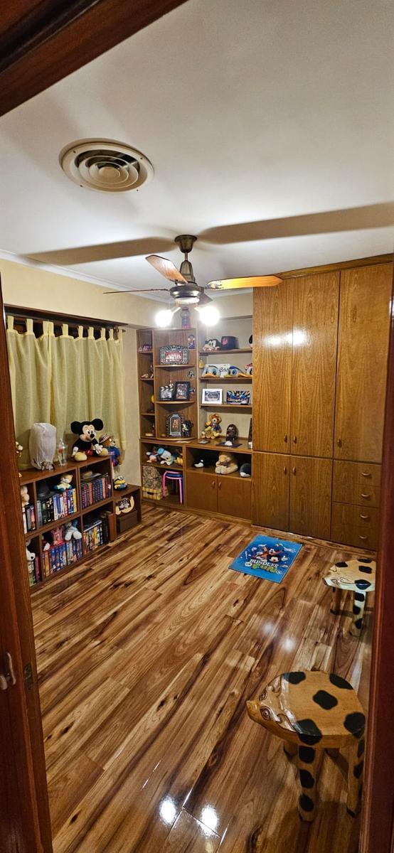 Foto de Casa en Venta 5 amb. Villa Luzuriaga, imagen 4
