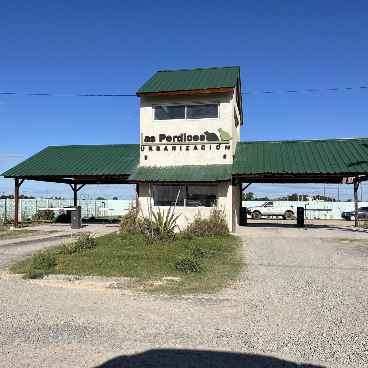 Foto de Venta Lote con avances de obra en urbanización Las Perdices, imagen 3