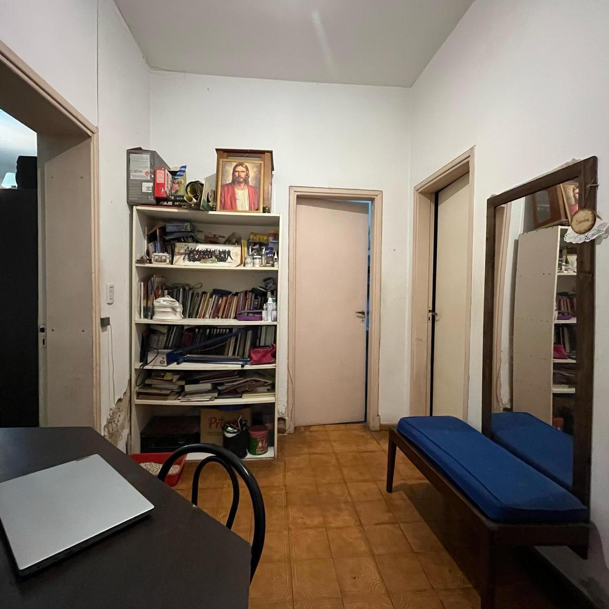 Casa con Local a la Venta en Esquina en Ramos Mejia
