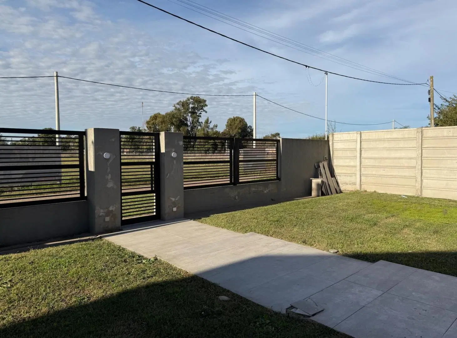 Casa en venta de 4 ambientes, parque y pileta 9 de julio 4