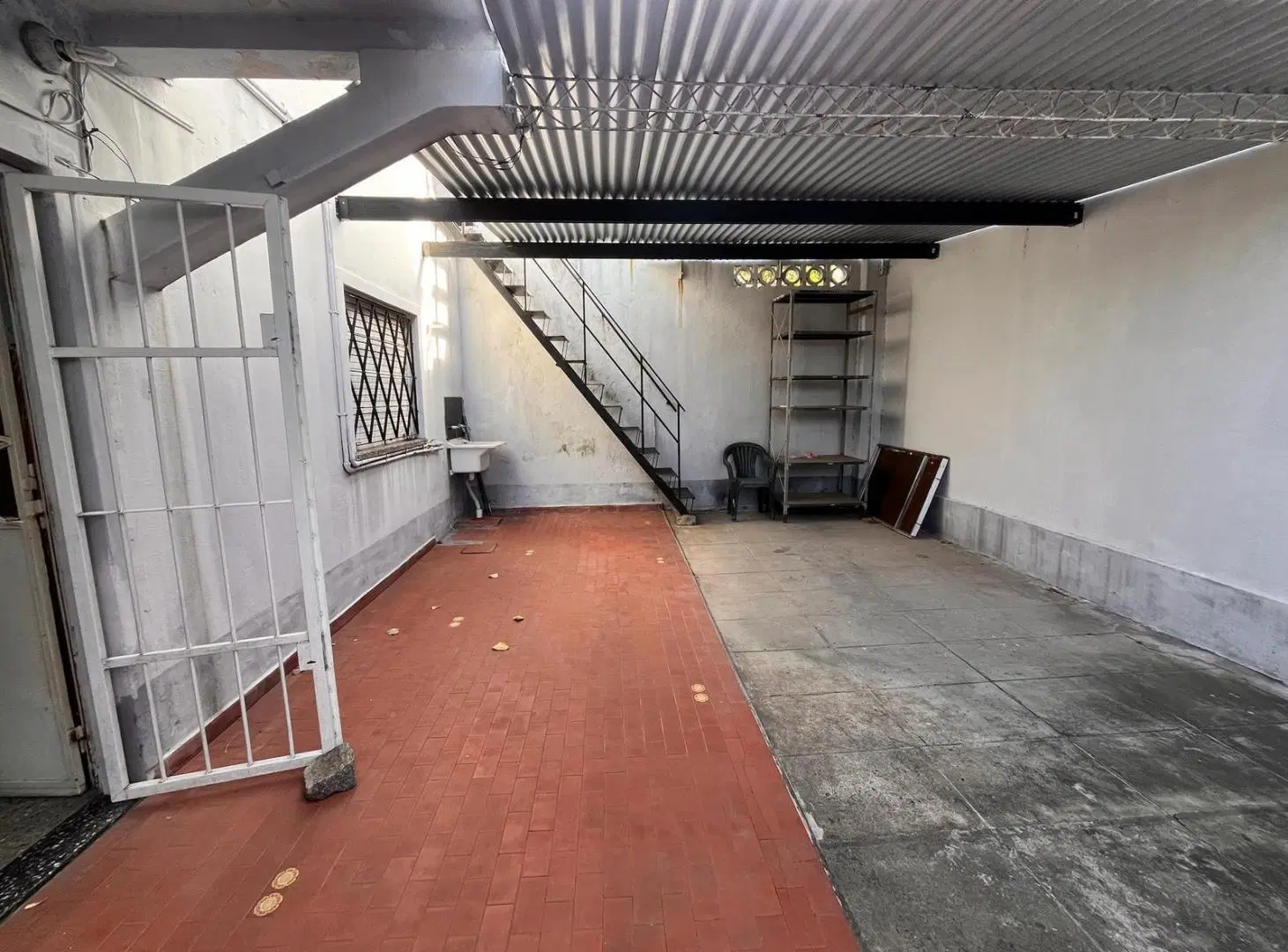 Casa 3 amb en esquina, Morón Sur | con patio y cochera 8