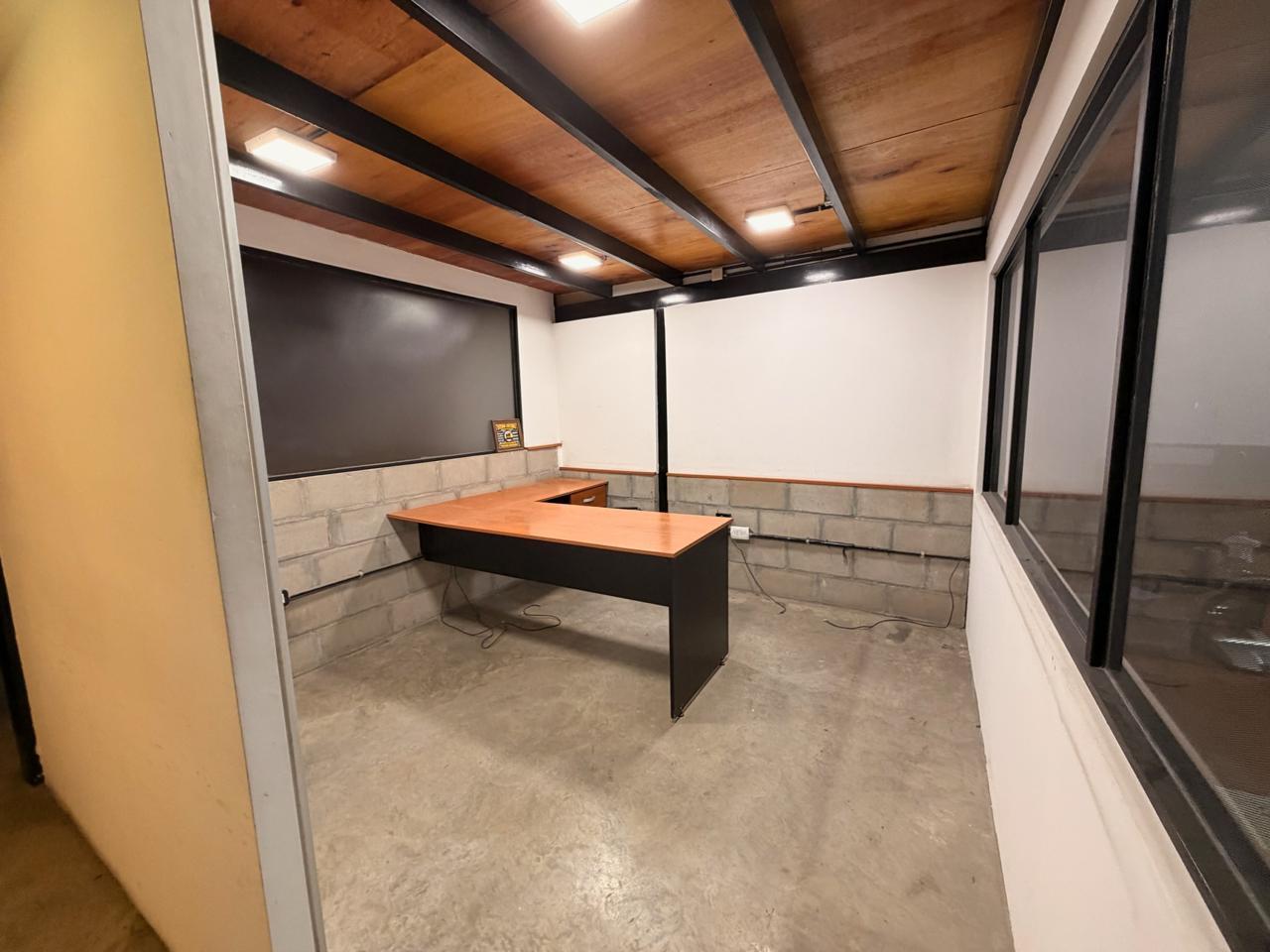 Foto de EXCELENTE GALPON COMERCIAL EN SAN JUSTO - PLANTA BAJA CON ACCESO, imagen 3