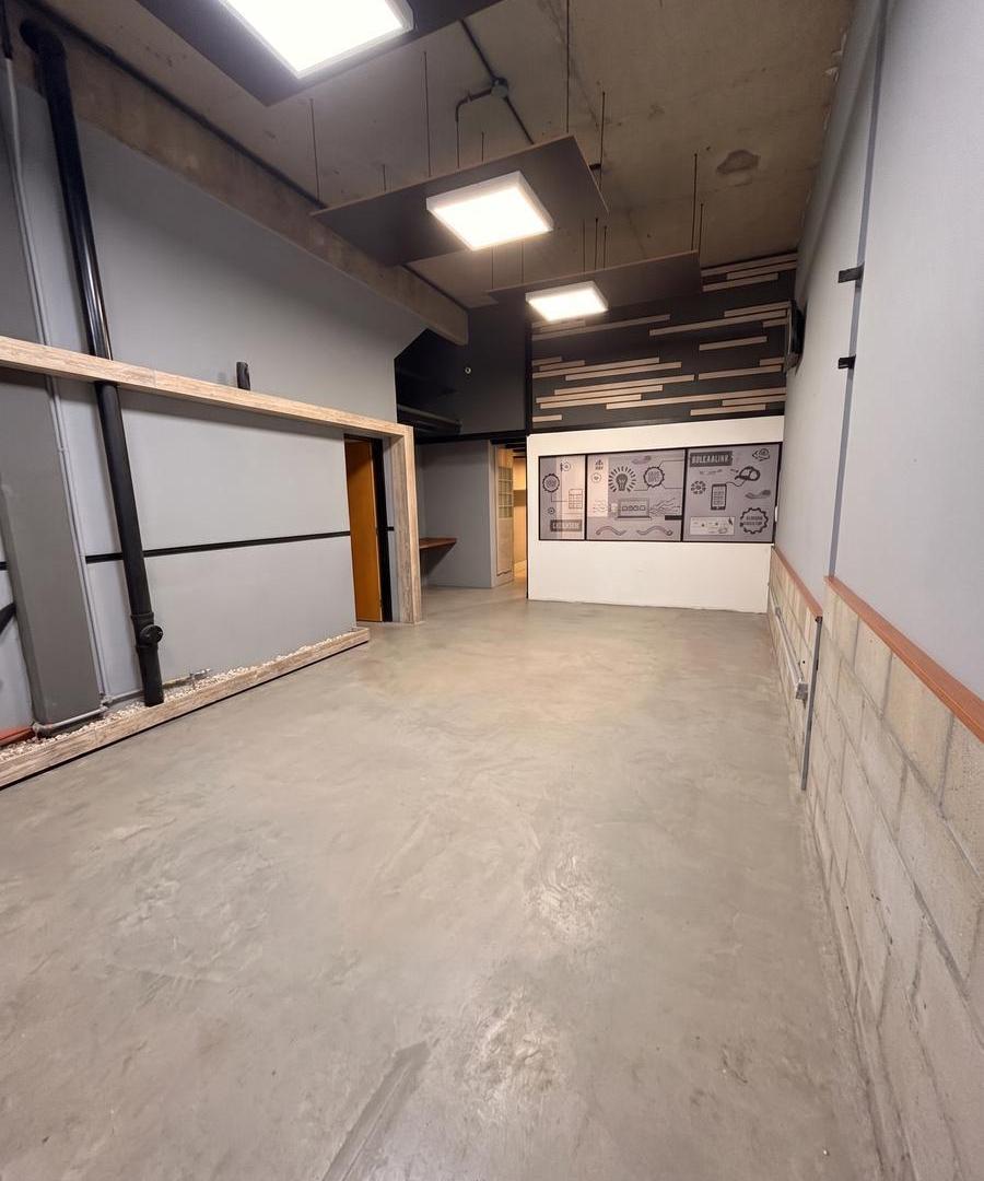 Foto de EXCELENTE GALPON COMERCIAL EN SAN JUSTO - PLANTA BAJA CON ACCESO, imagen 2