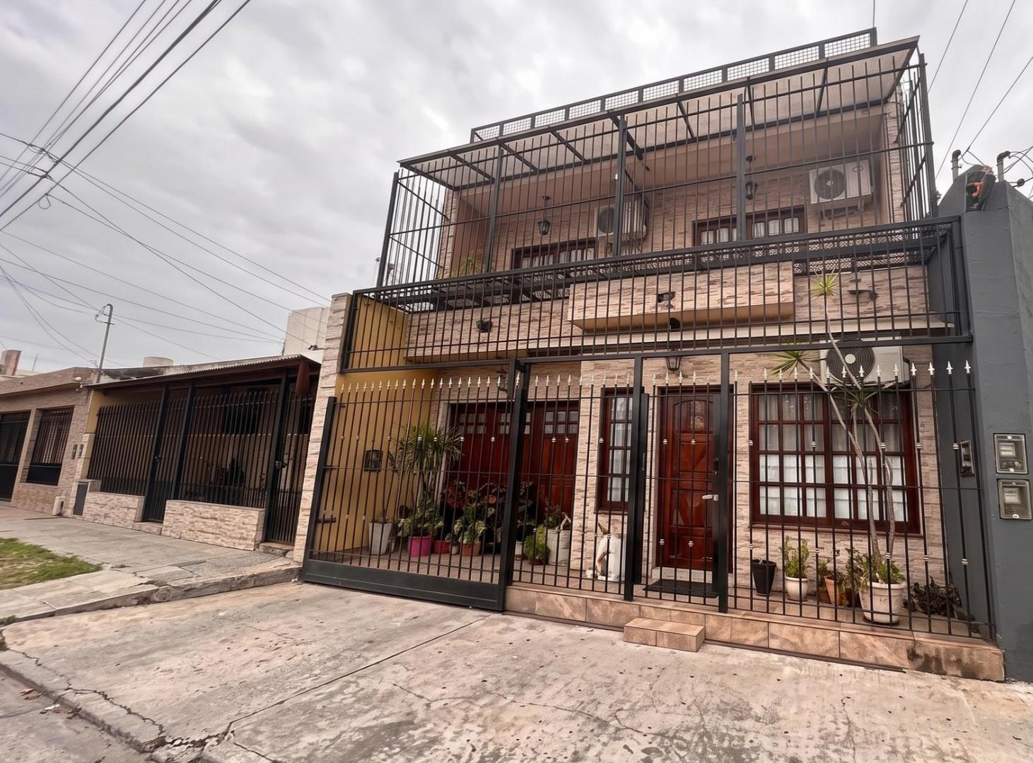 Foto de PH 3 ambientes en VENTA - Villa Luzuriaga, imagen 1