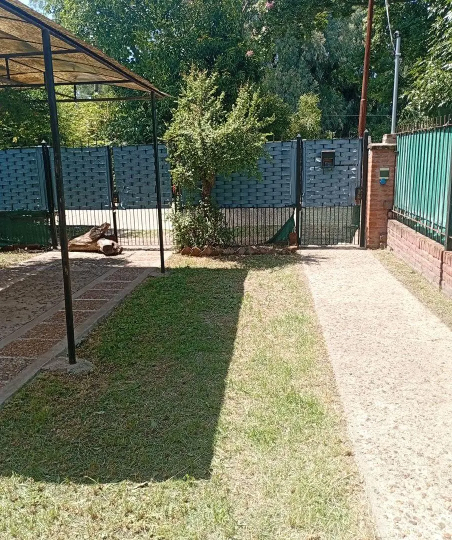 Chalet de 3 amb. sobre Ruta 21, B° El Pampero. Venta Directa!!!! 5