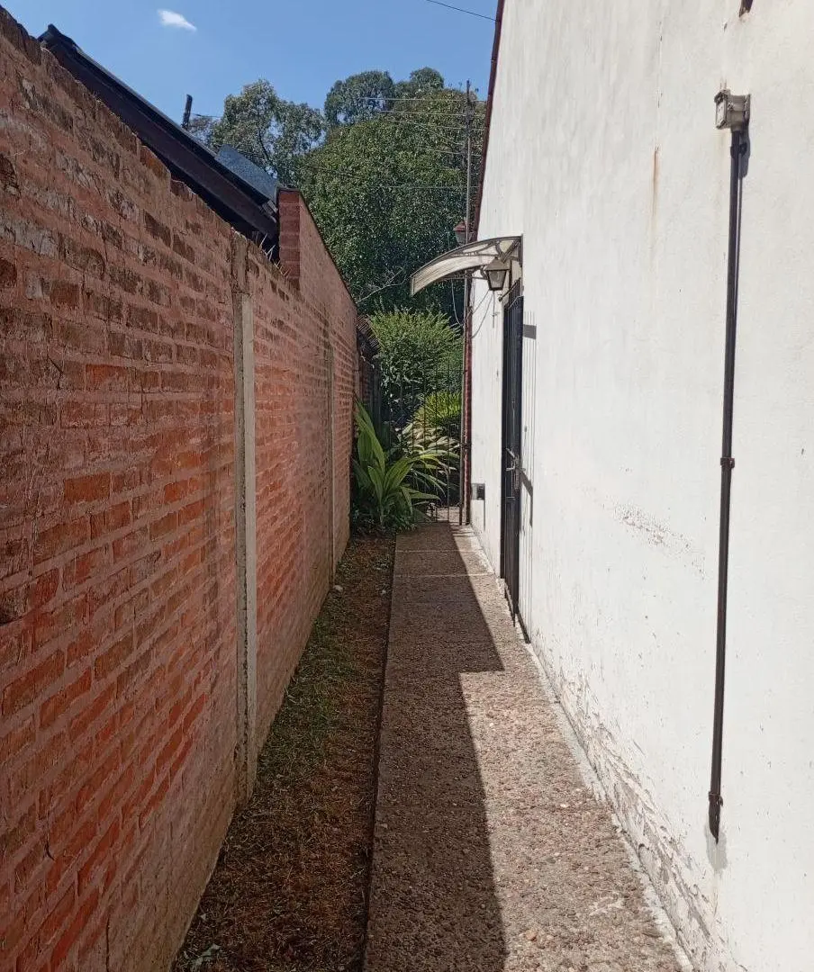 Chalet de 3 amb. sobre Ruta 21, B° El Pampero. Venta Directa!!!! 8