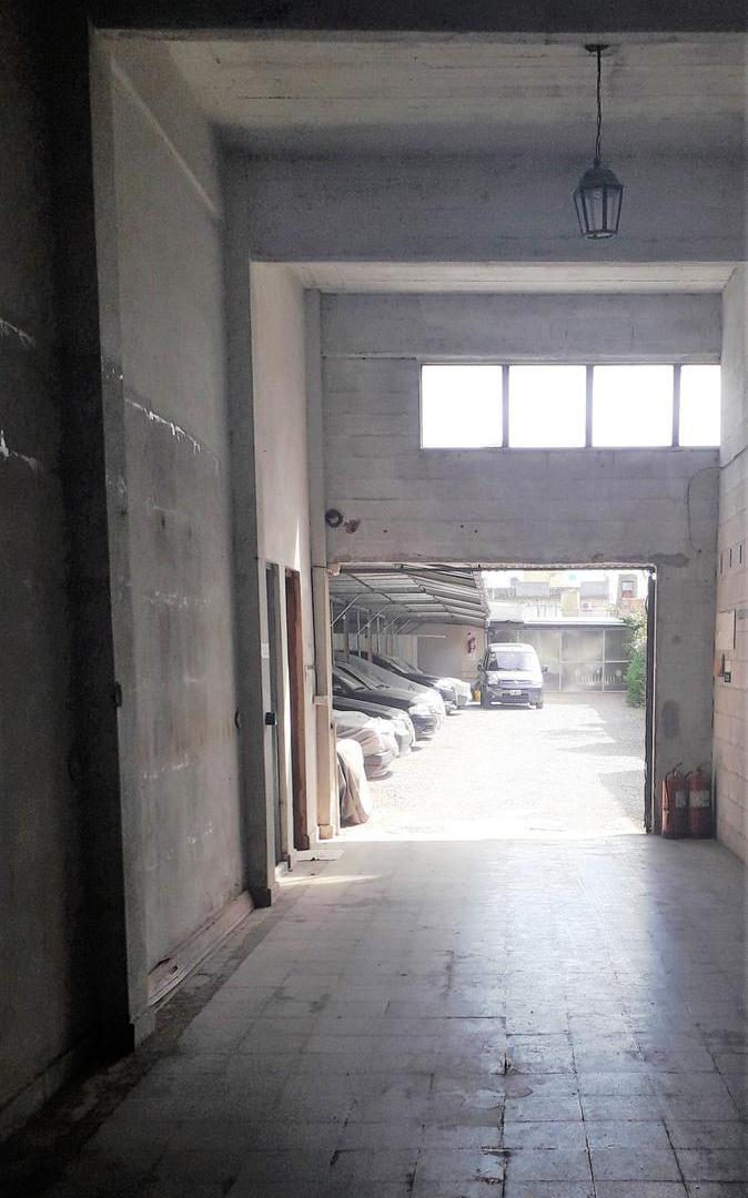Foto de VENTA CASA MULTI FAMILIAR CON LOCAL Y 12 COCHERAS VILLA BALLESTER, imagen 4