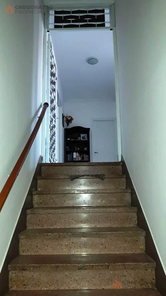 Foto de VENTA CASA MULTI FAMILIAR CON LOCAL Y 12 COCHERAS VILLA BALLESTER, imagen 2