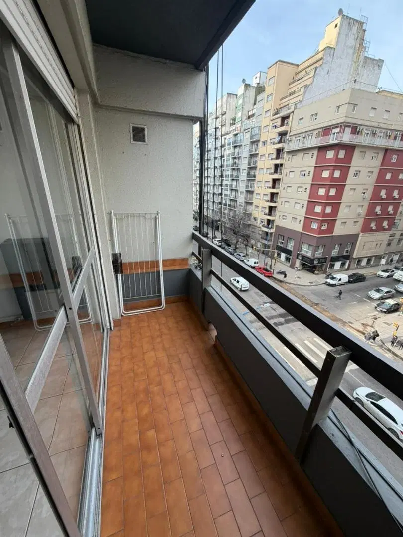 Alq – Dpto 2 ambientes amueblado a la calle 5