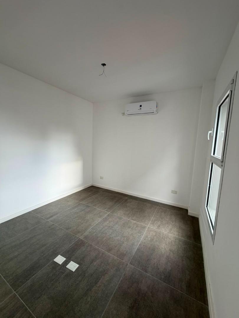 Foto de Alquiler - Monoamb con balcón a estrenar - ZONA LA PERLA, imagen 5