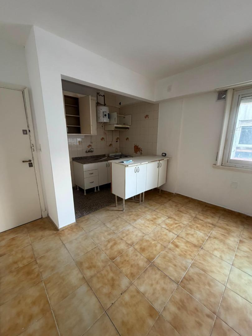 Foto de Venta Monoambiente Amplio - 26 m² - Av. Luro y San Luis, imagen 2