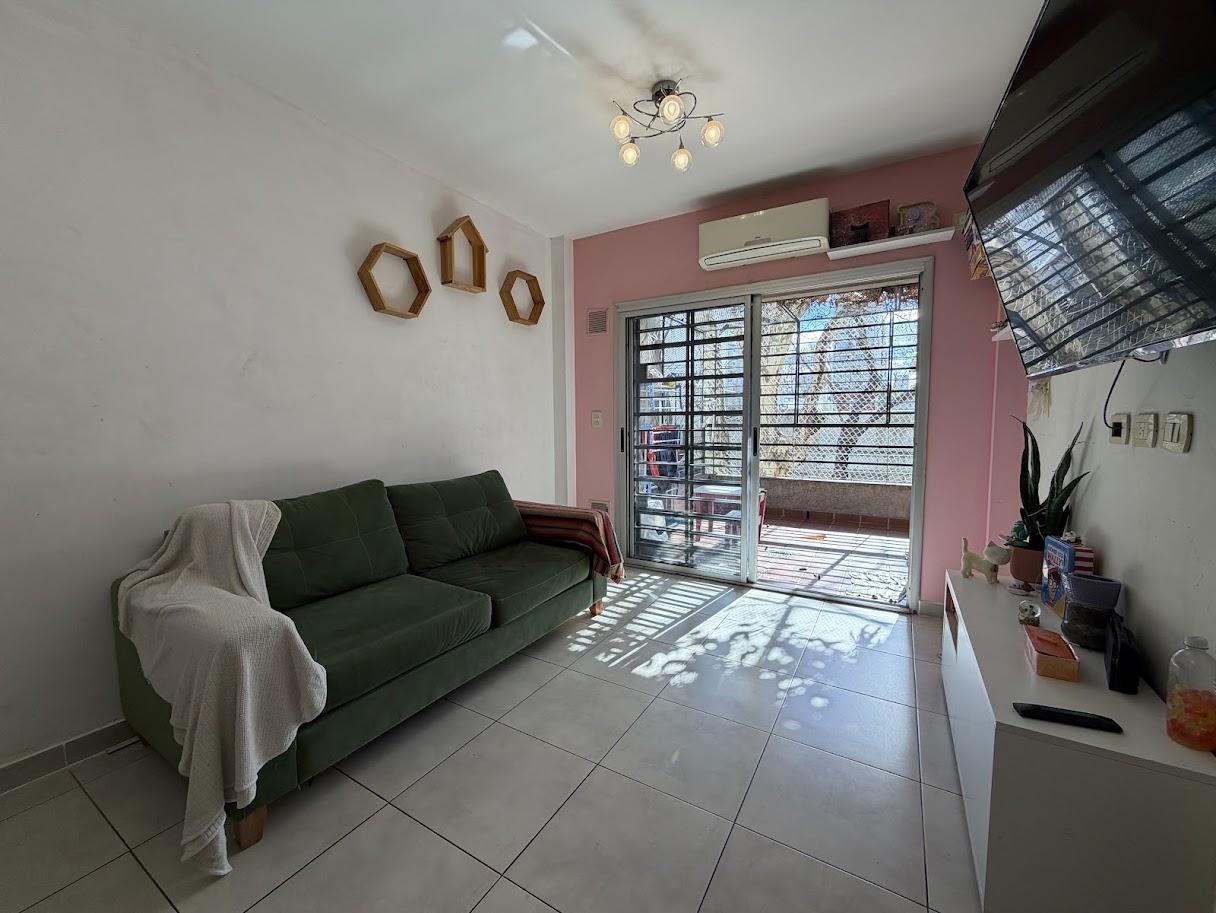 Foto de Departamento 2 ambientes c/ balcón, patio y cochera en VENTA en Villa, imagen 4