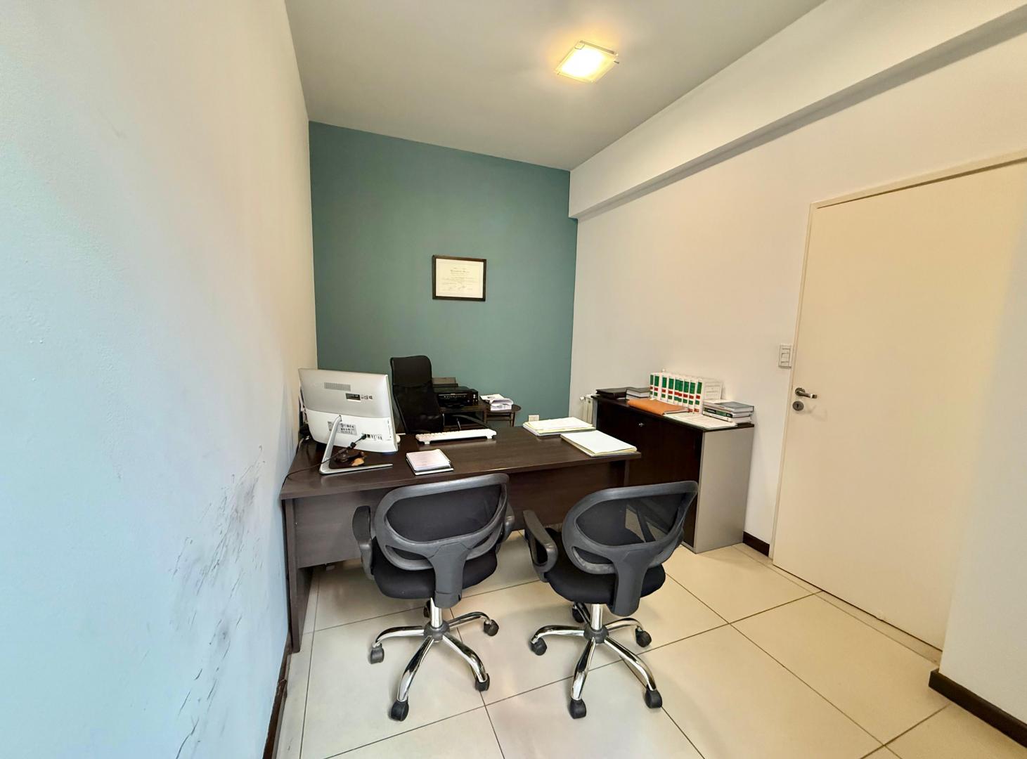 Foto de Oficina en alquiler | Calle Mitre, Mendoza | 190 m² + 2 cocheras · USD, imagen 2