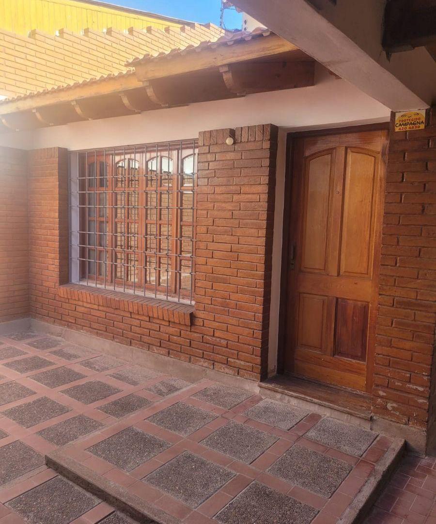 Foto de Casa 300 m² cubiertos en 2 plantas | Santa Ana, Guaymallén | Apta, imagen 2