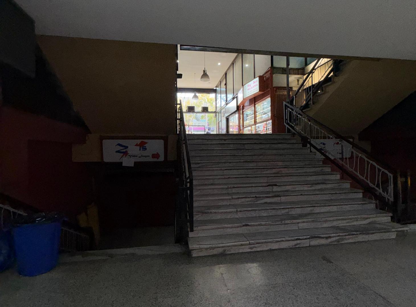 Foto de Local comercial en subsuelo | Galería Tonsa, Capital · 196 m² propios +, imagen 2