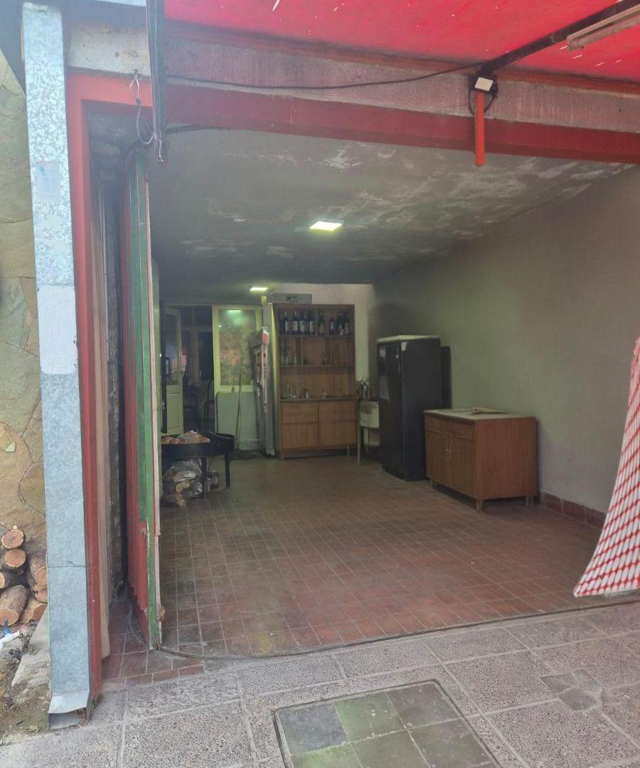 Foto de Casa para reciclar, 3 dorm. y cochera — B° Santa Ana, imagen 4