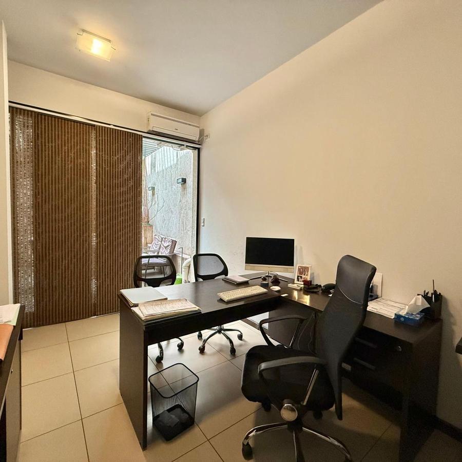 Foto de Oficina en venta | Calle Mitre, Mendoza | 190 m² + 2 cocheras · USD, imagen 5