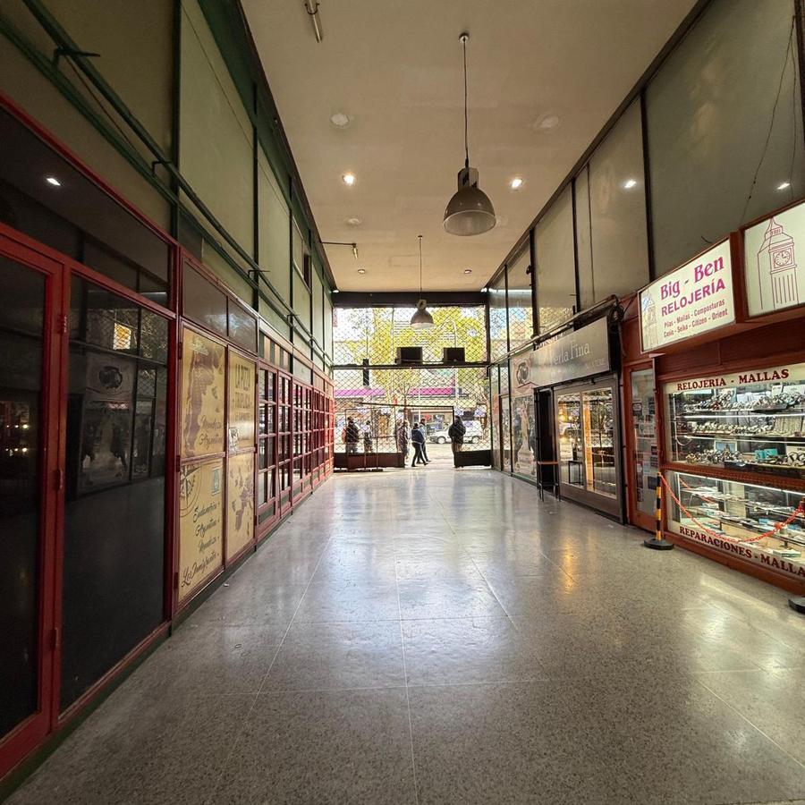 Foto de Local comercial en subsuelo | Galería Tonsa, Capital · 196 m² propios +, imagen 2