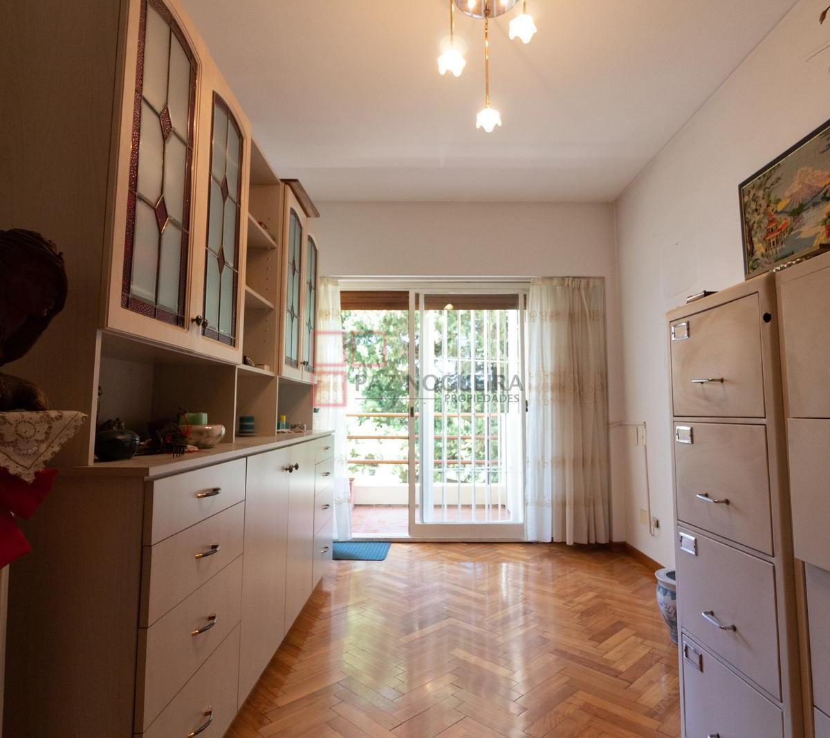 Departamento 4 Ambientes con 2 Cocheras y Baulera en Caballito 5