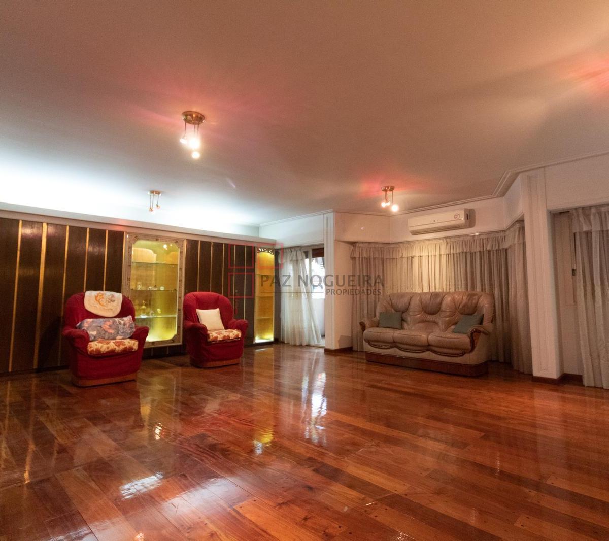 Departamento 4 Ambientes con 2 Cocheras y Baulera en Caballito 2