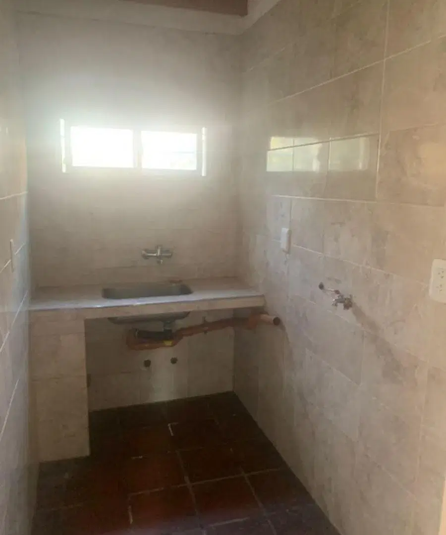 Casa con 687 m² y 5 habitaciones en venta en Tristán Suárez 5