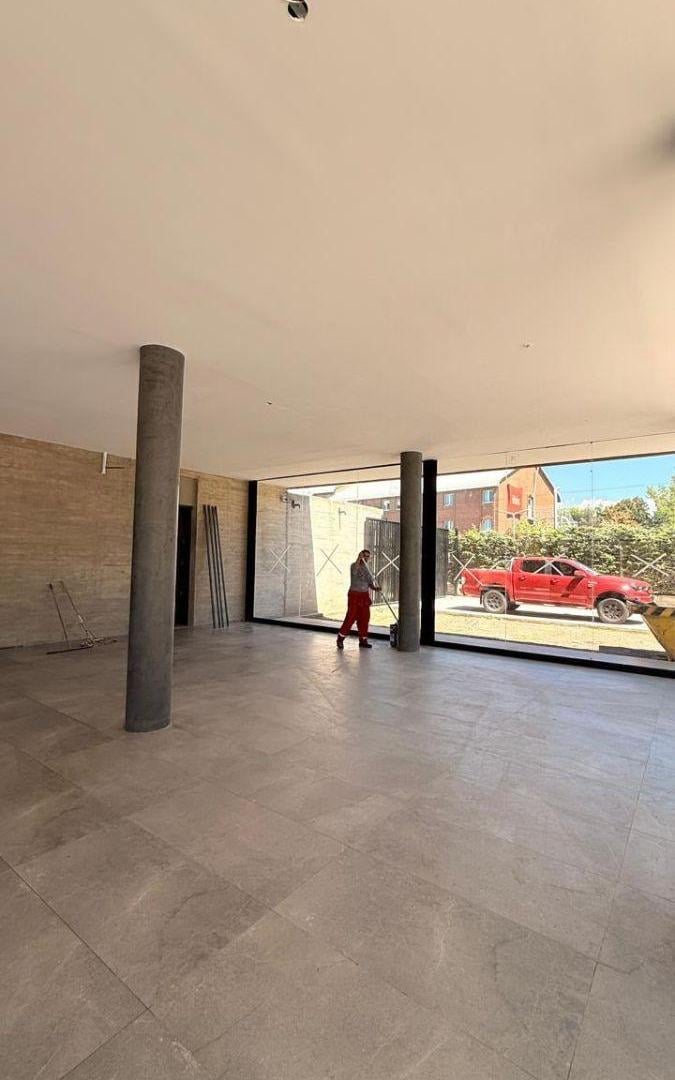 Foto de Local Gastronómico 130 m² en Alquiler en Guaymallén, Apto Cocina y, imagen 2