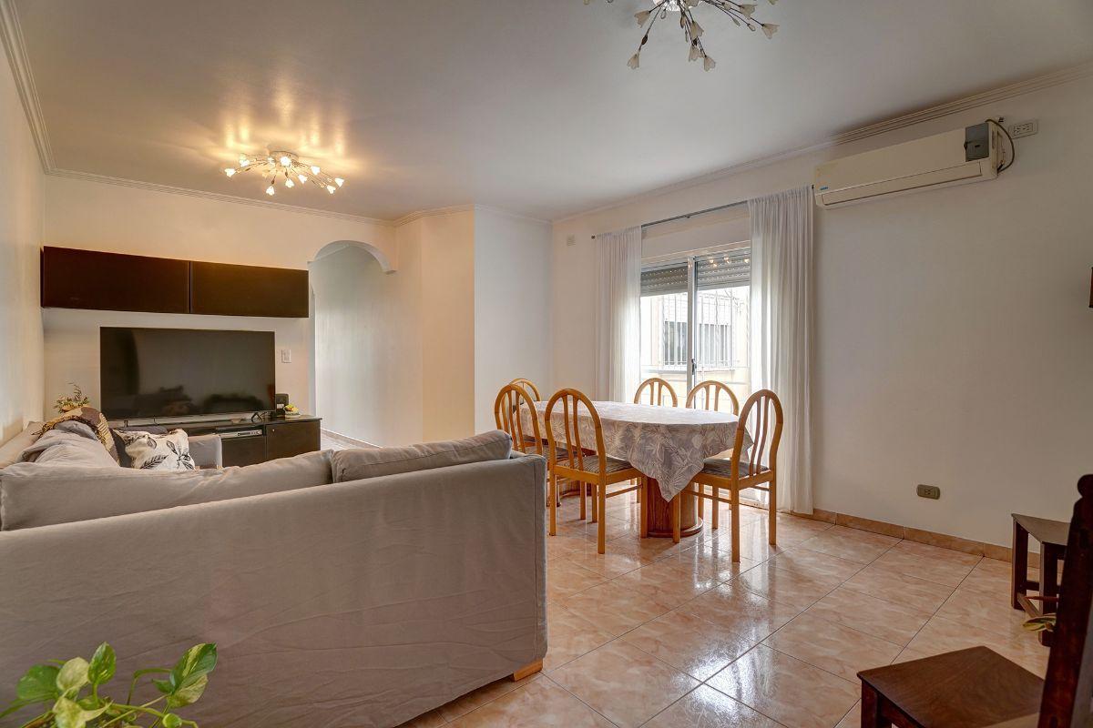 Foto de VTA. EXCLUSIVO DPTO 4 AMBIENTES CON JARDÍN, PATIO Y QUINCHO EN EL CORAZÓN DE MONTE CASTRO. 155 m2, imagen 1