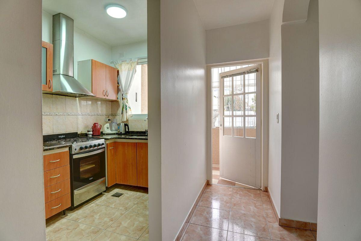 Foto de VTA. EXCLUSIVO DPTO 4 AMBIENTES CON JARDÍN, PATIO Y QUINCHO EN EL CORAZÓN DE MONTE CASTRO. 155 m2, imagen 3