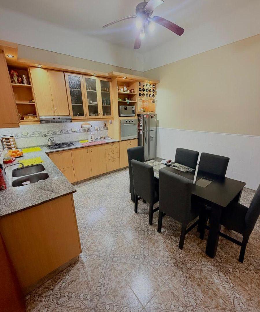 Foto de VENTA CASA C/COCHERA, TERRAZA Y PARRILLA MONTE CASTRO, imagen 4