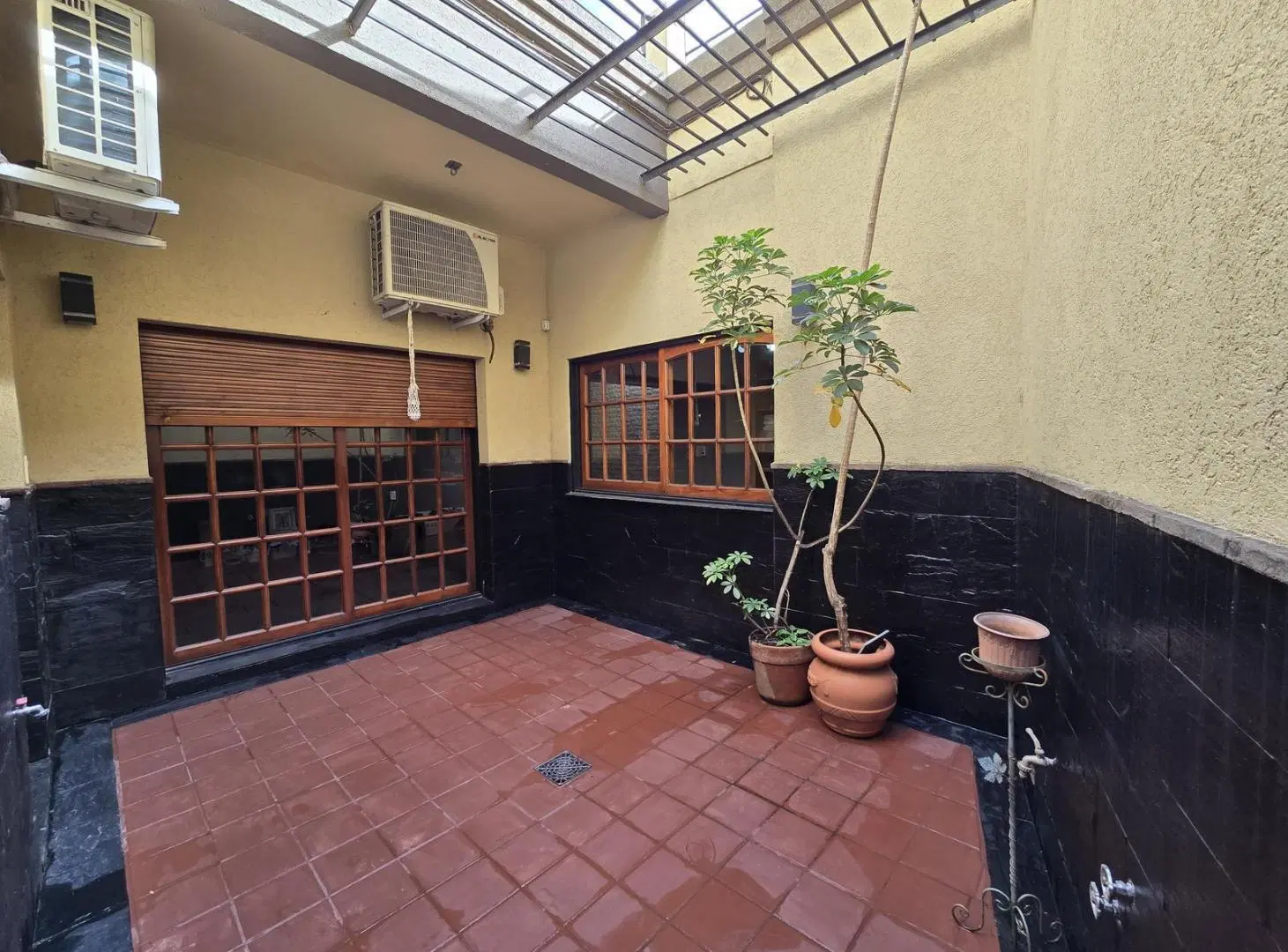 Casa en Arroyito | 3 Dormitorios (1 en Suite con terraza) | Comodín | Quincho 8