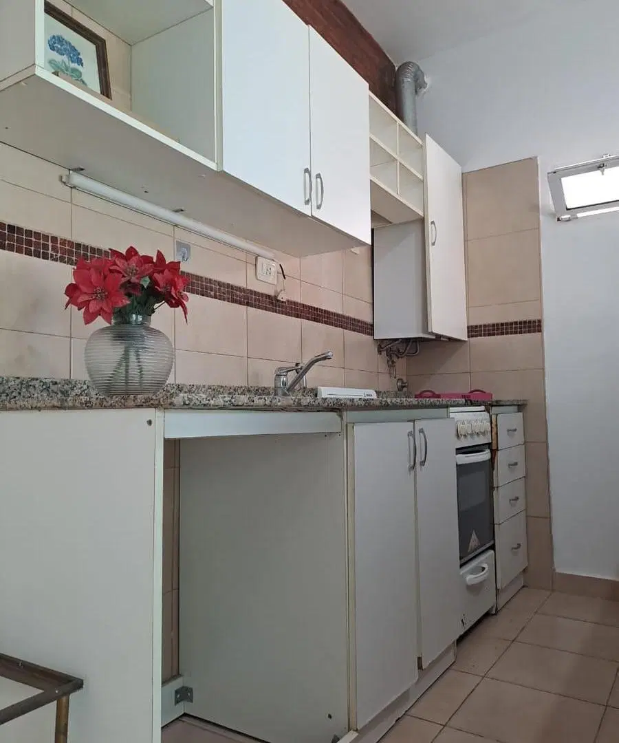 Condominio de 4 departamentos Funes 3