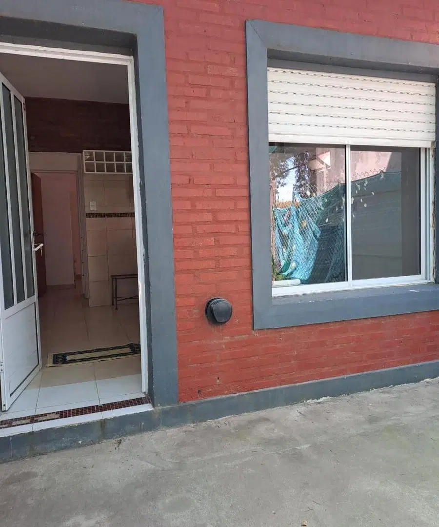 Condominio de 4 departamentos Funes 2