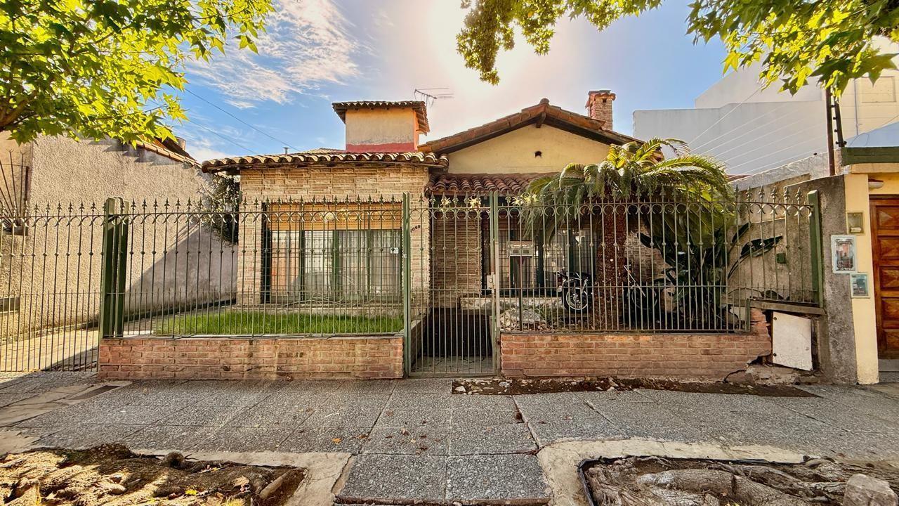 Casa 4 amb con jardin y cochera