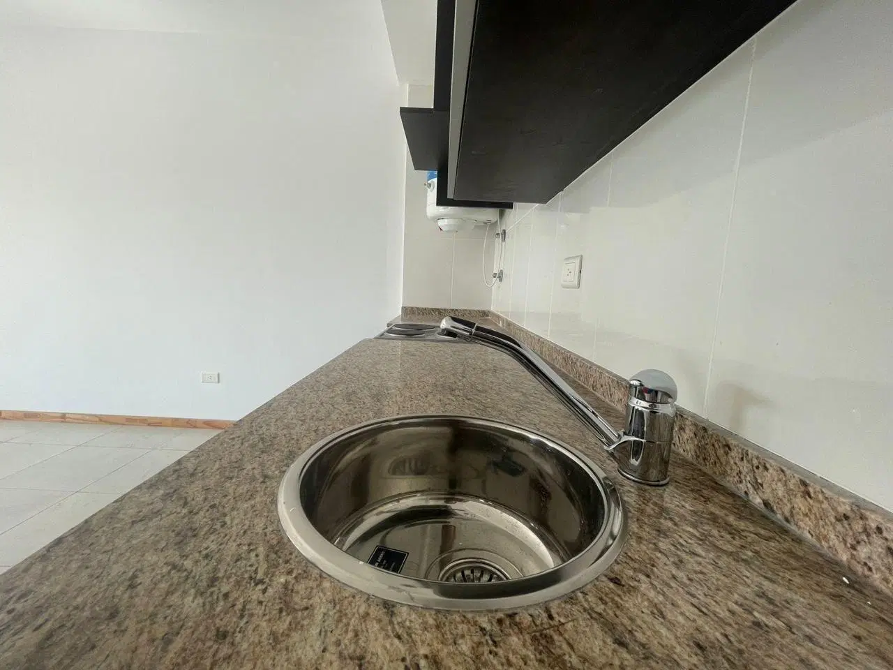 Venta monoambiente nuevo ,con cochera Villa Ballester 3