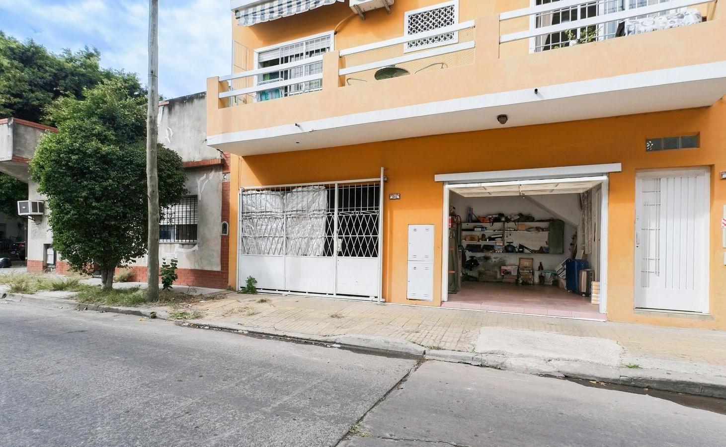 Foto de PH 3 amb en San Martin c/ balcón y cochera (Villa Maipu), imagen 1