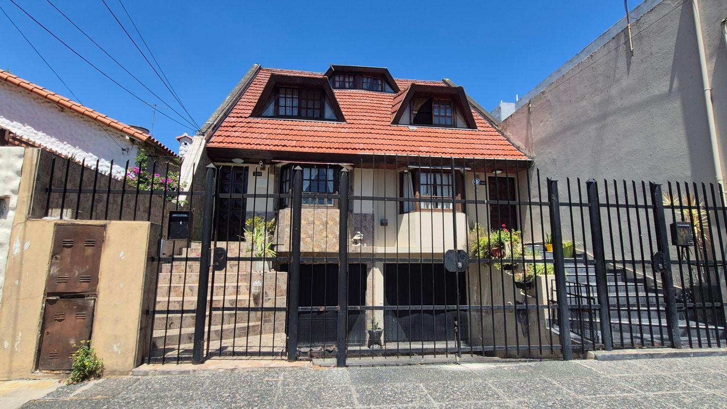 Foto de PH 3 Ambientes con Cochera, Patio y Quincho  Villa Ballester, imagen 1