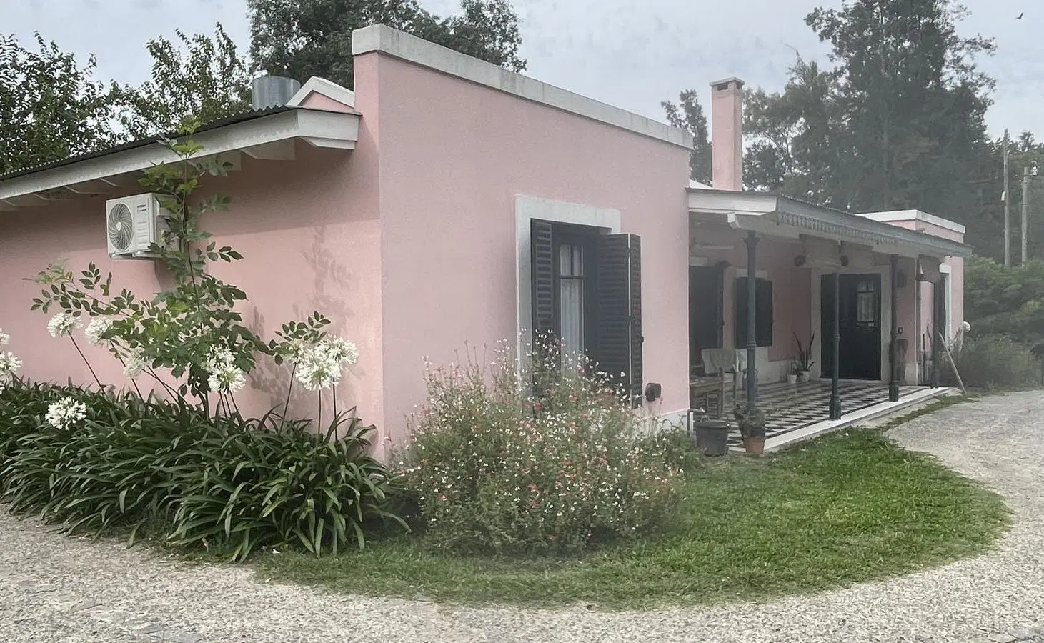 Excelente casa estilo campo en La Bota 1