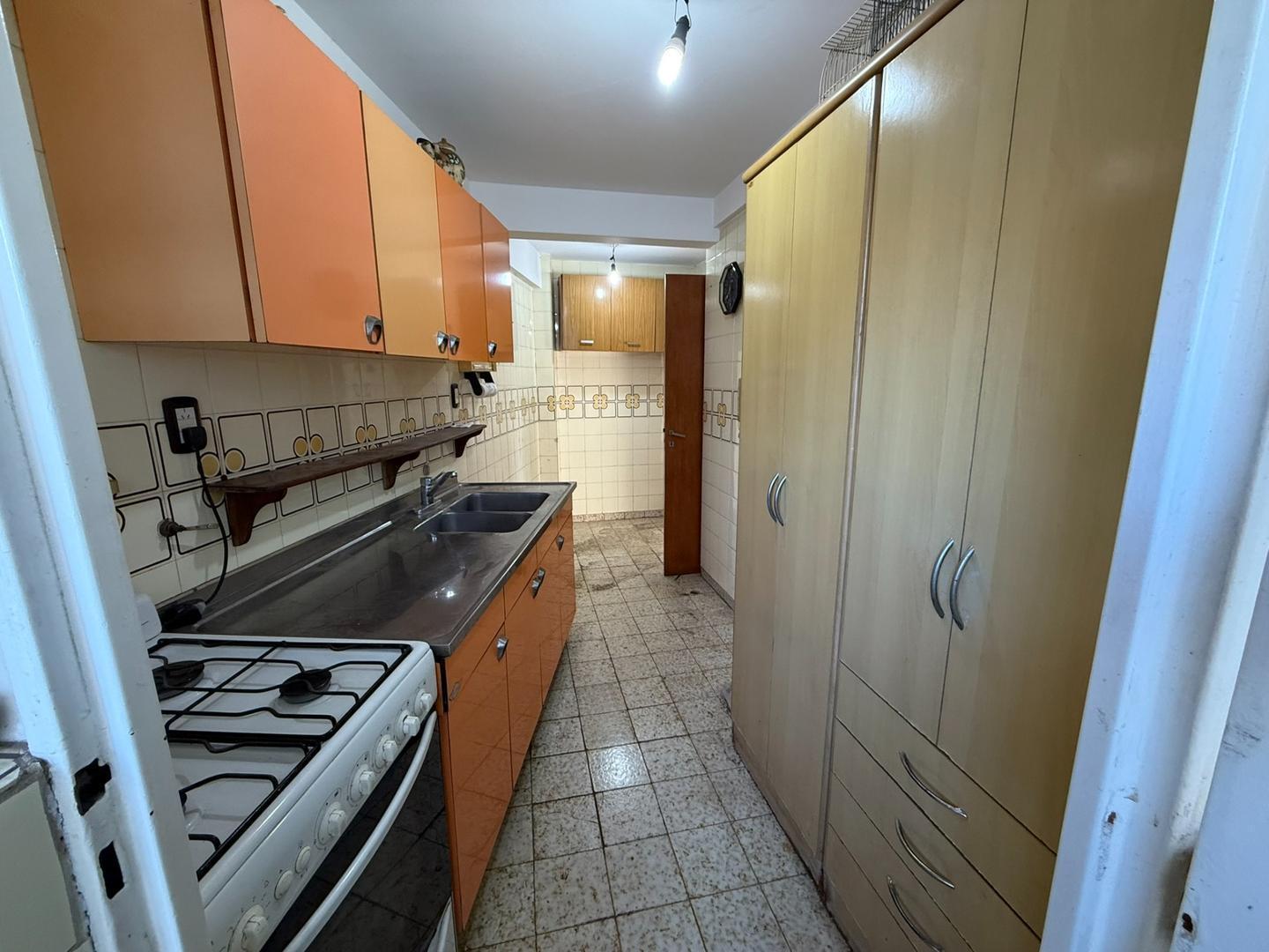 Foto de VENTA 3 AMB. BALCON CORRIDO AL FRENTE – CHACARITA, imagen 3