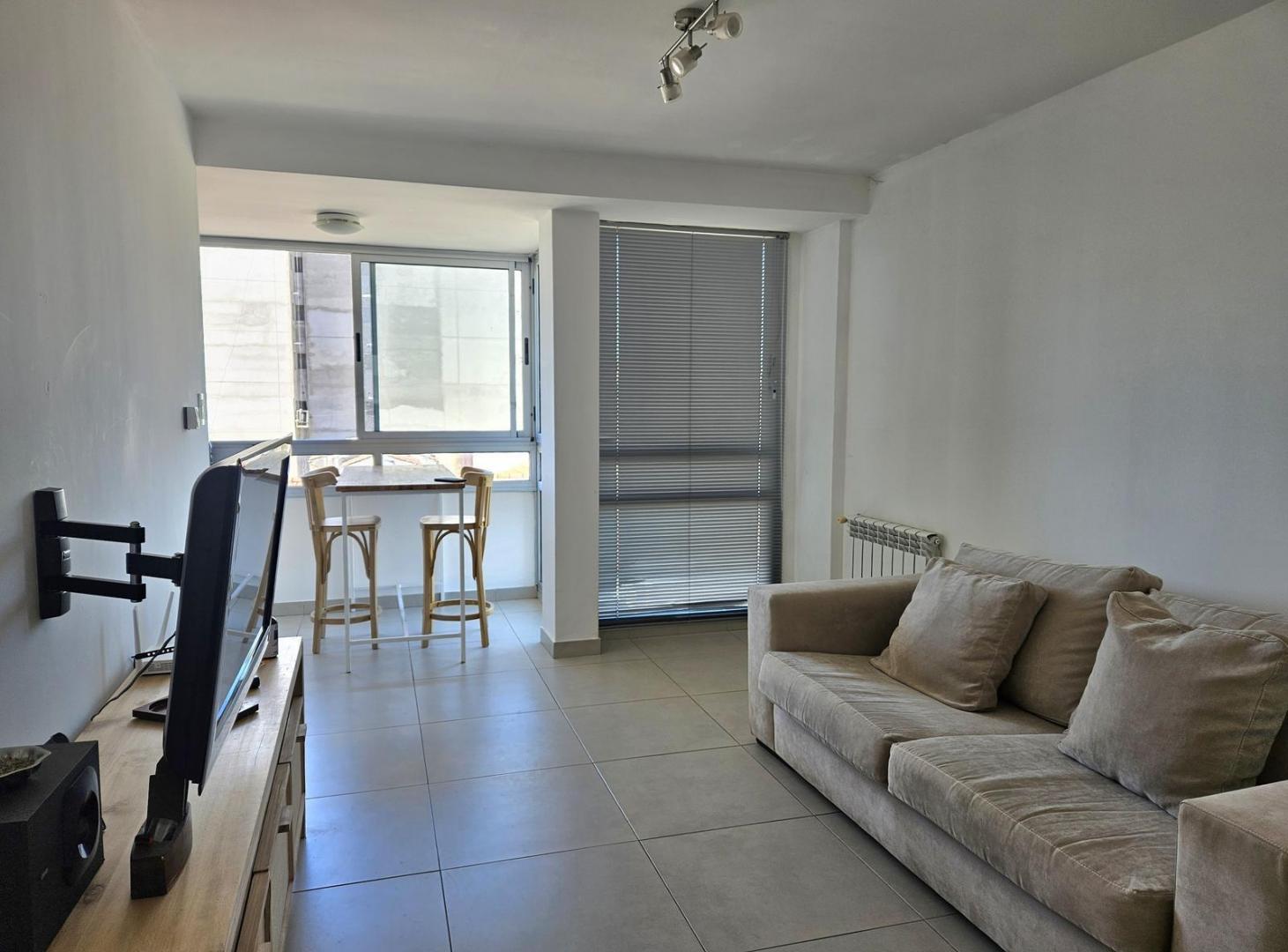 Alquiler temporario - Departamento para 2 personas con COCHERA