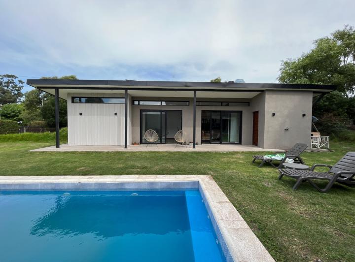 Hola Sur Alquila Casa En Acantilados Mar Del Plata Con Pileta Para 4 Personas 2