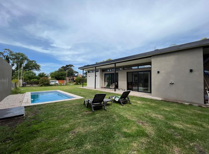 Hola Sur Alquila Casa En Acantilados Mar Del Plata Con Pileta Para 4 Personas 5