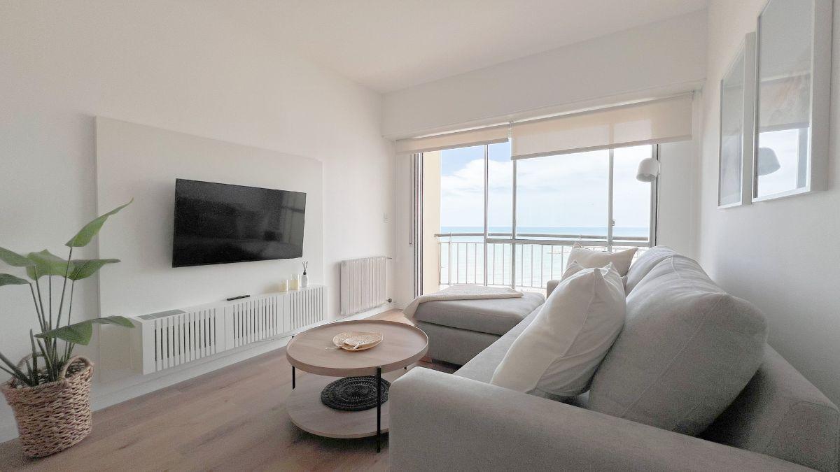 Depto con Vista al Mar en Zona Varese Para 2 Personas con Cochera - Hola Sur