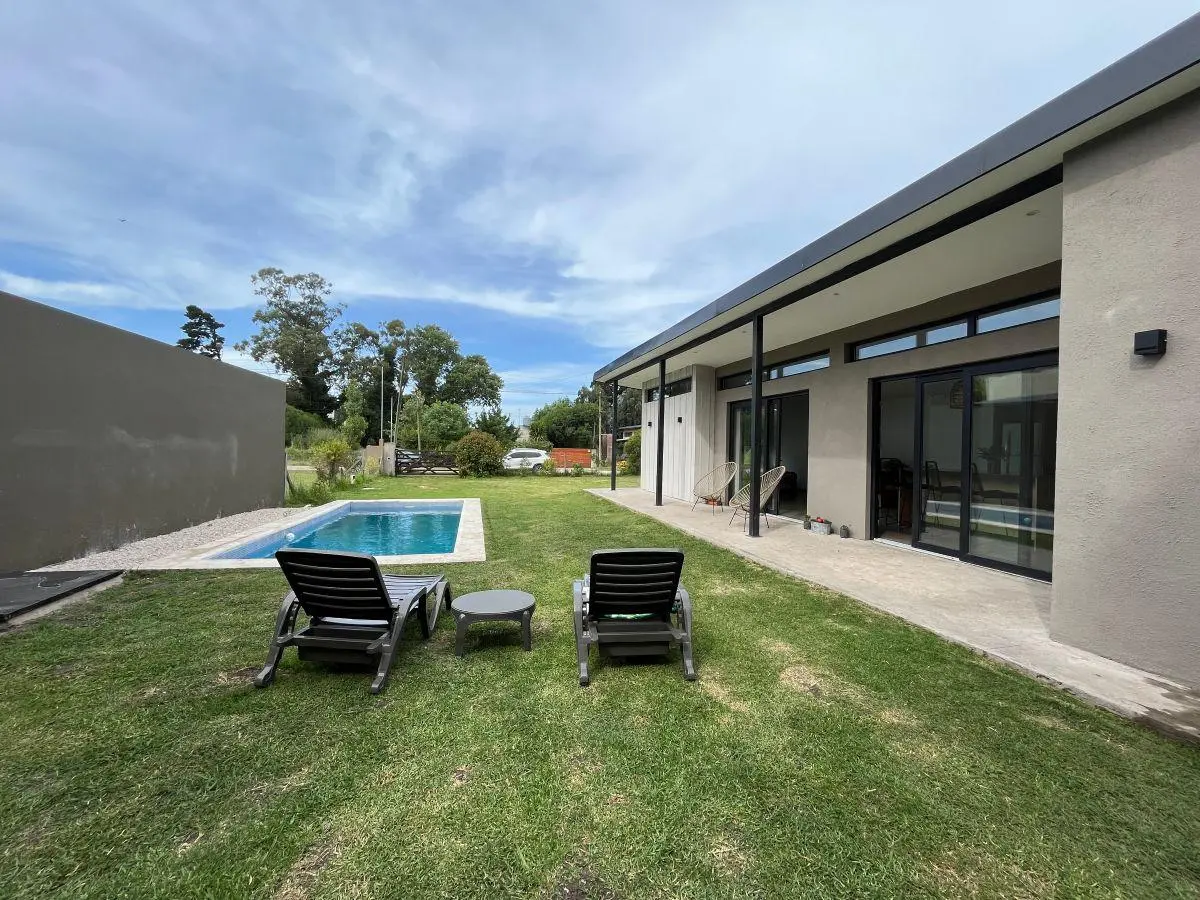 Loft para 4 personas en zona Acantilados con pileta y parrilla cerca del mar - Hola Sur 3