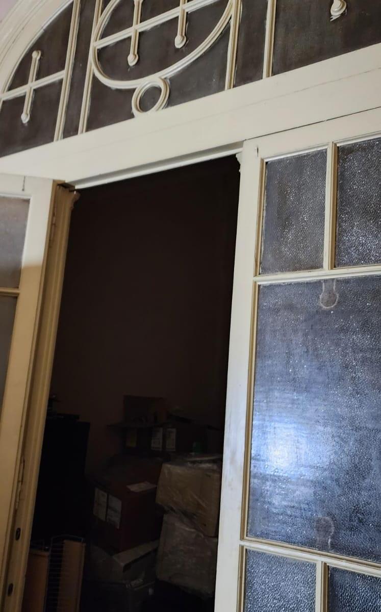 Pequeña Mansión Histórica con 10 Dorm. 2 Cocinas y 3 Baños en Caba 4